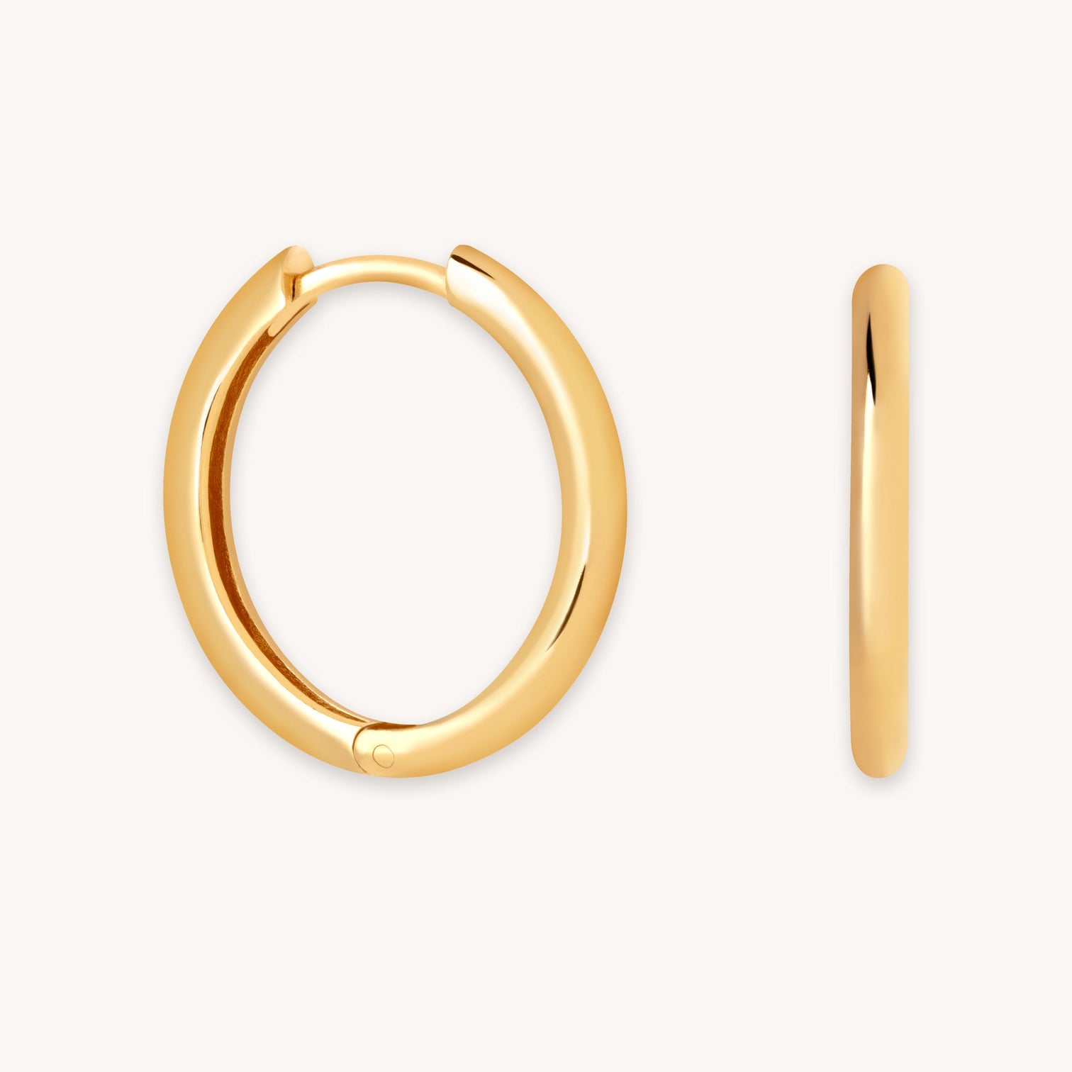 Astrid & Miyu SIMPLE HINGE SMALL HOOPS IN GOLD