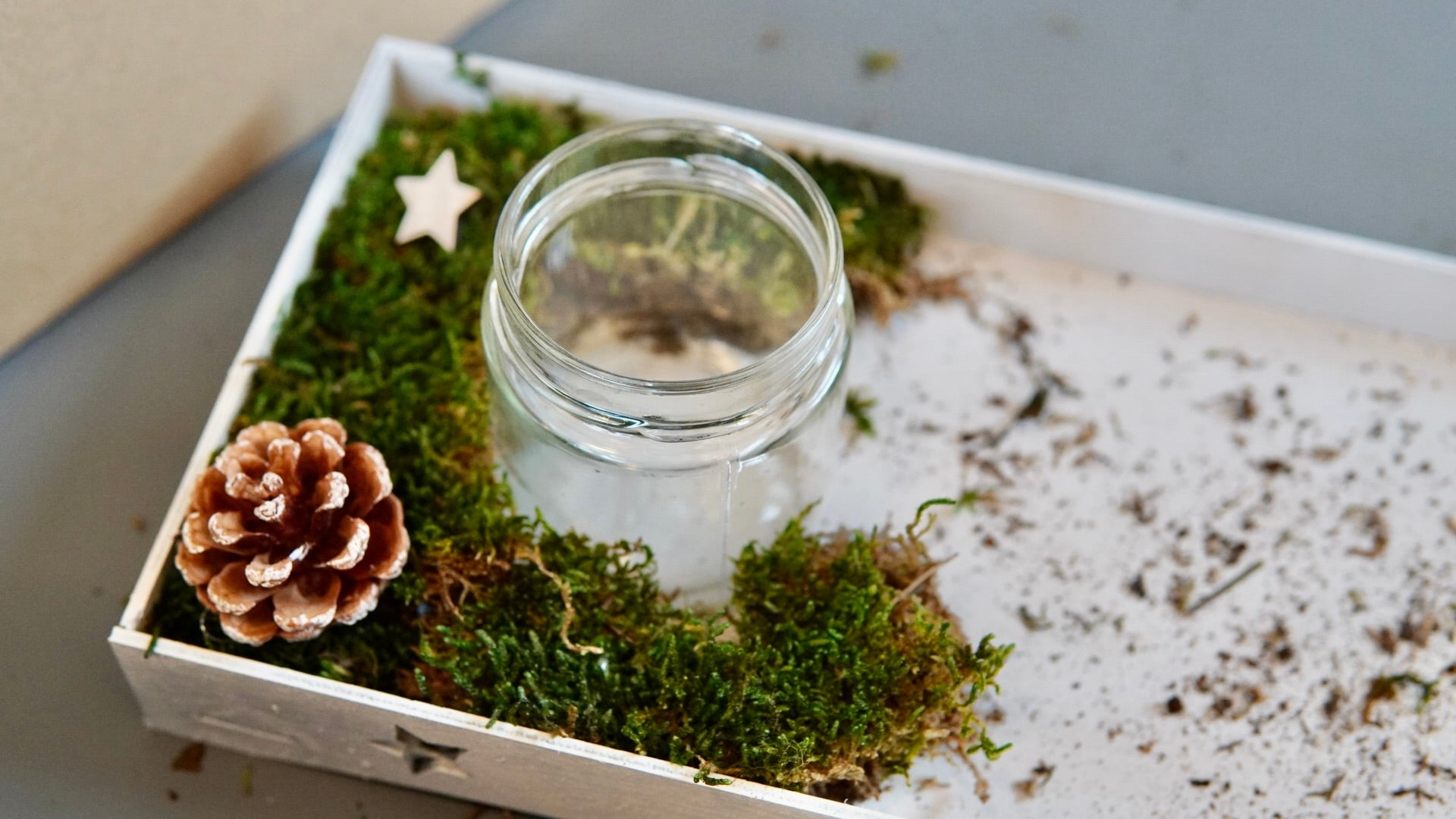 Make a decorative tray