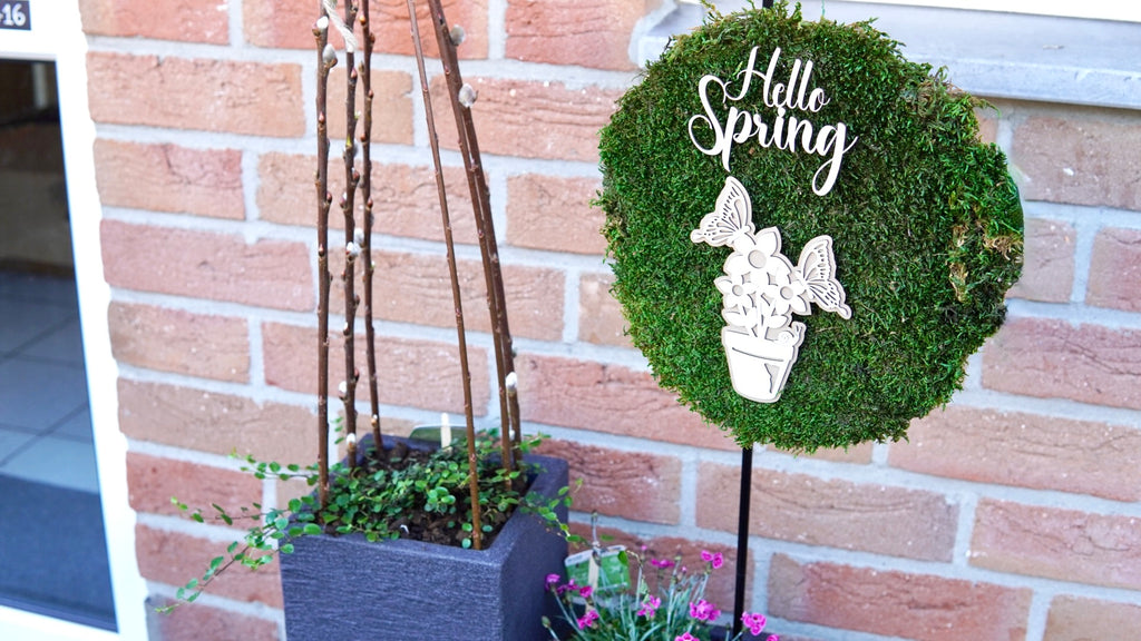 Spring decoration for the house entrance