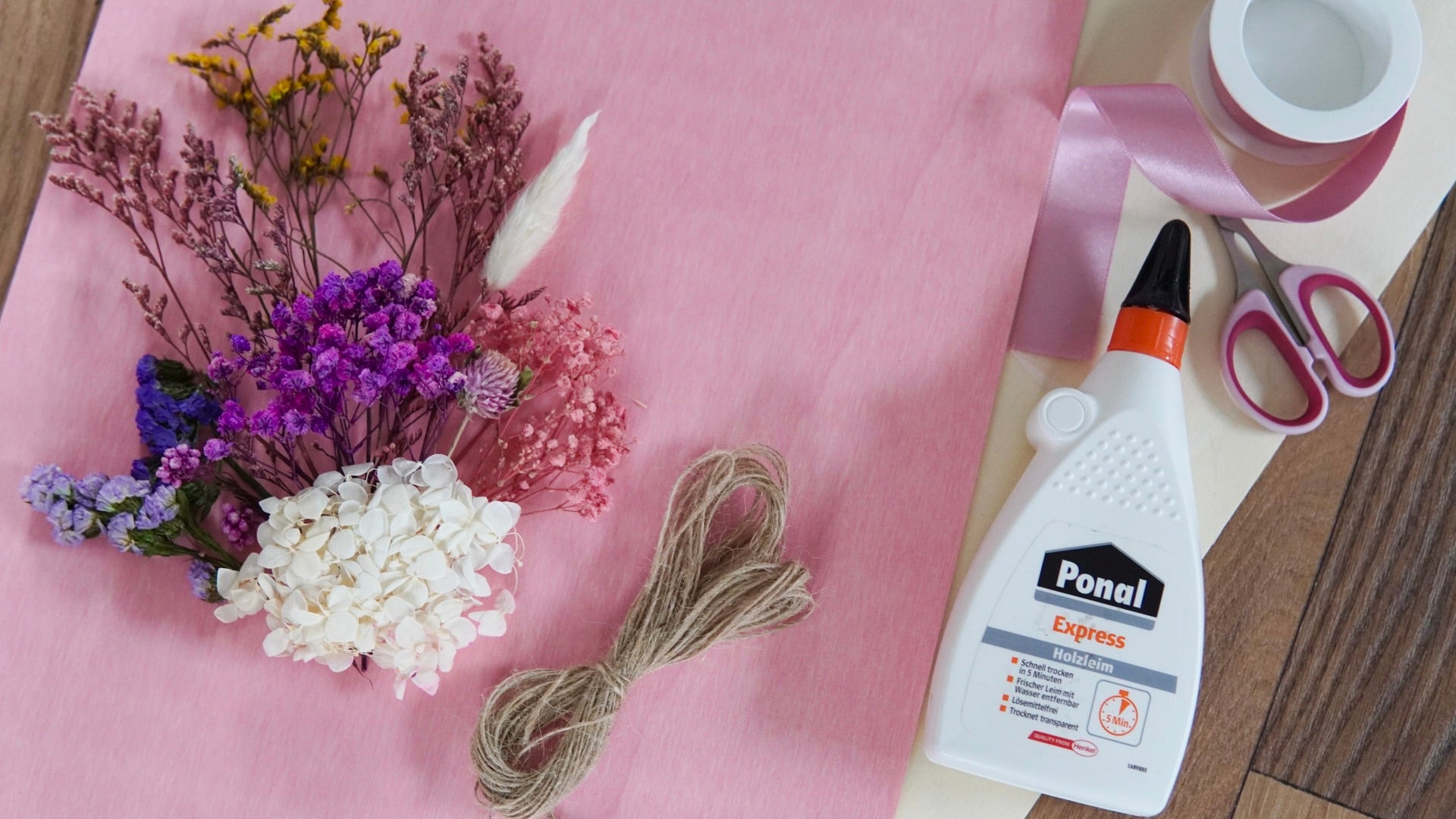 Material dried flower wreath