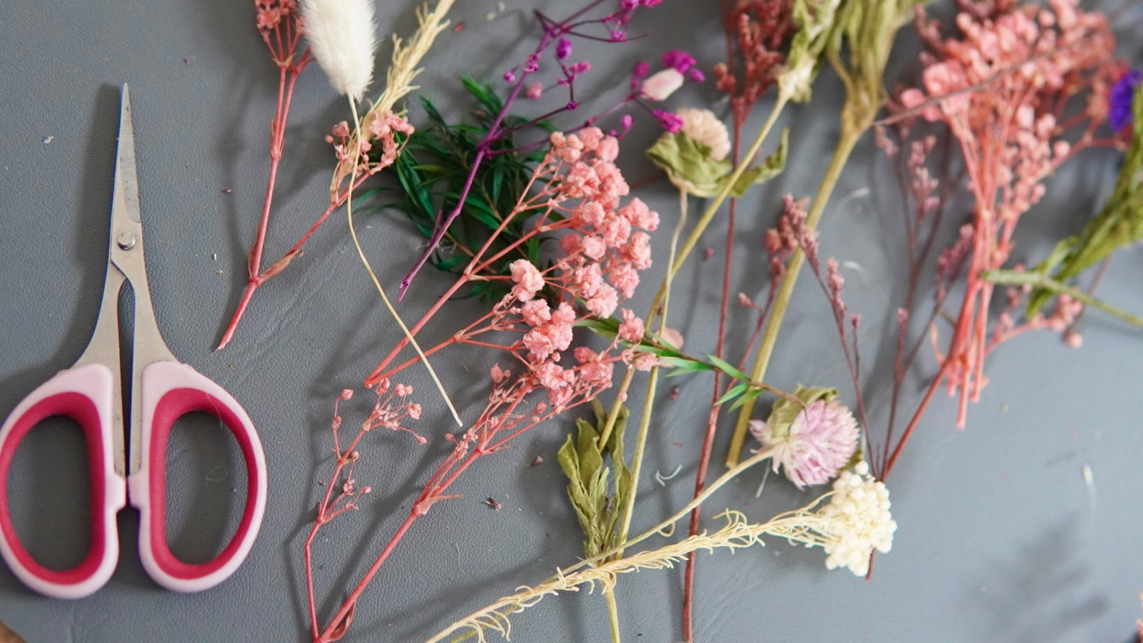 Make dried flowers together