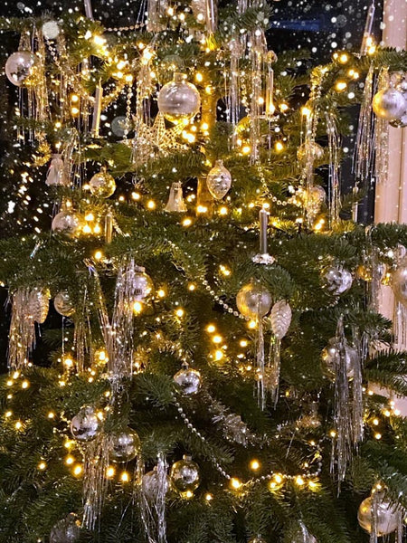 Estos trucos de decoración te ayudan a conseguir el árbol de Navidad  perfecto