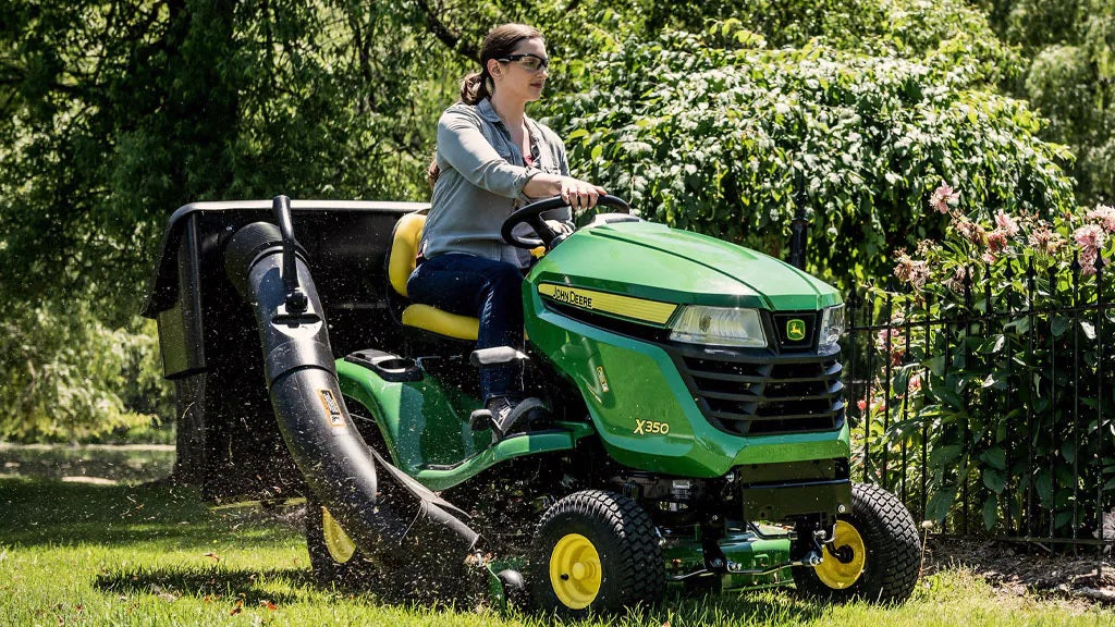 John Deere X300 Select Series Lawn Tractor