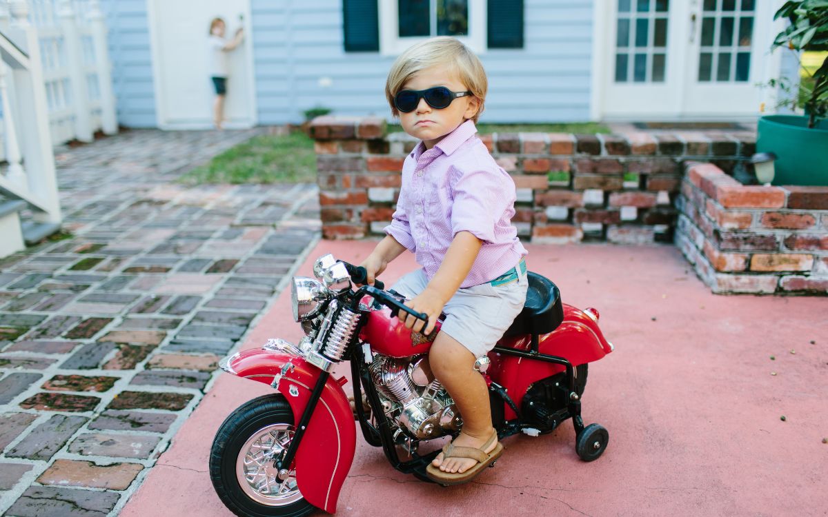 Kids sunglasses with cool frames