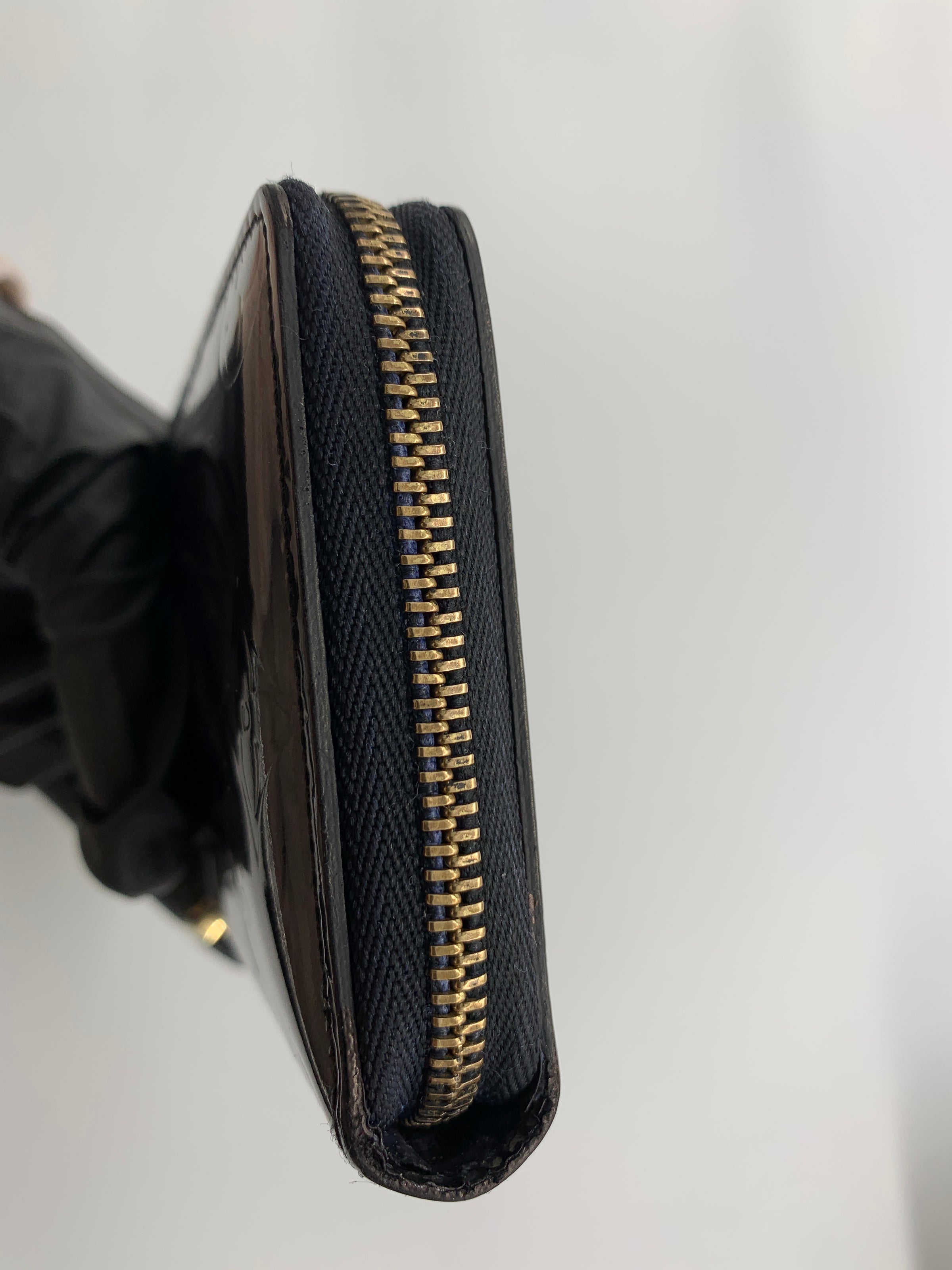 Sold-LOUIS VUITTON Monogram Vernis Black Zippy Wallet – Preloved Lux