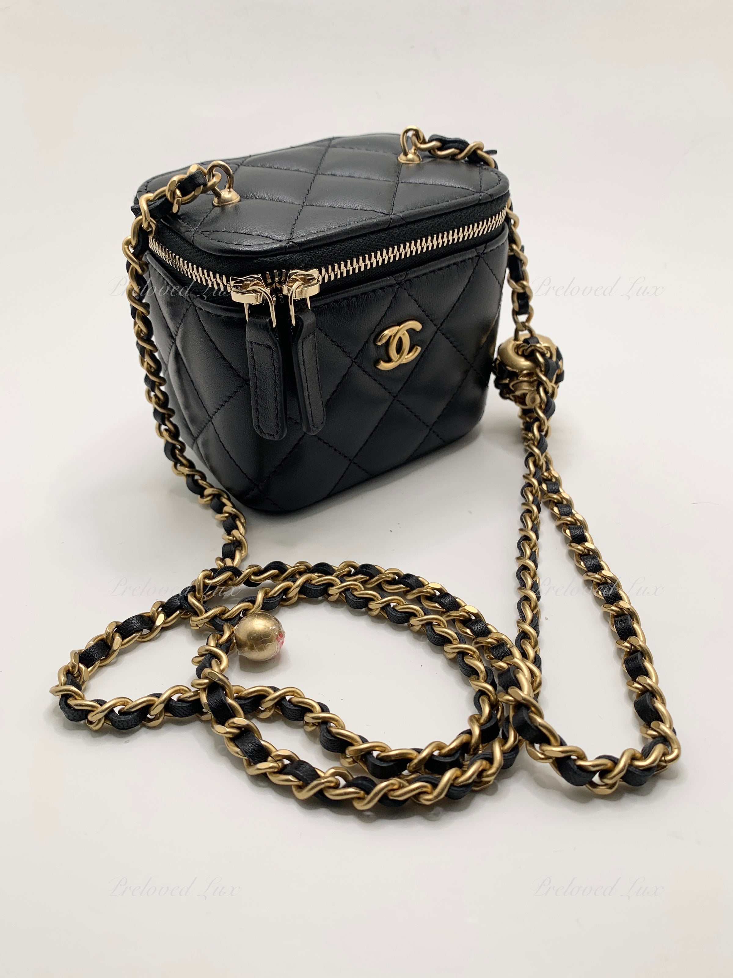 Chanel  Box Clutch on Chain  Black Patent  CGHW  Mint  Bagista