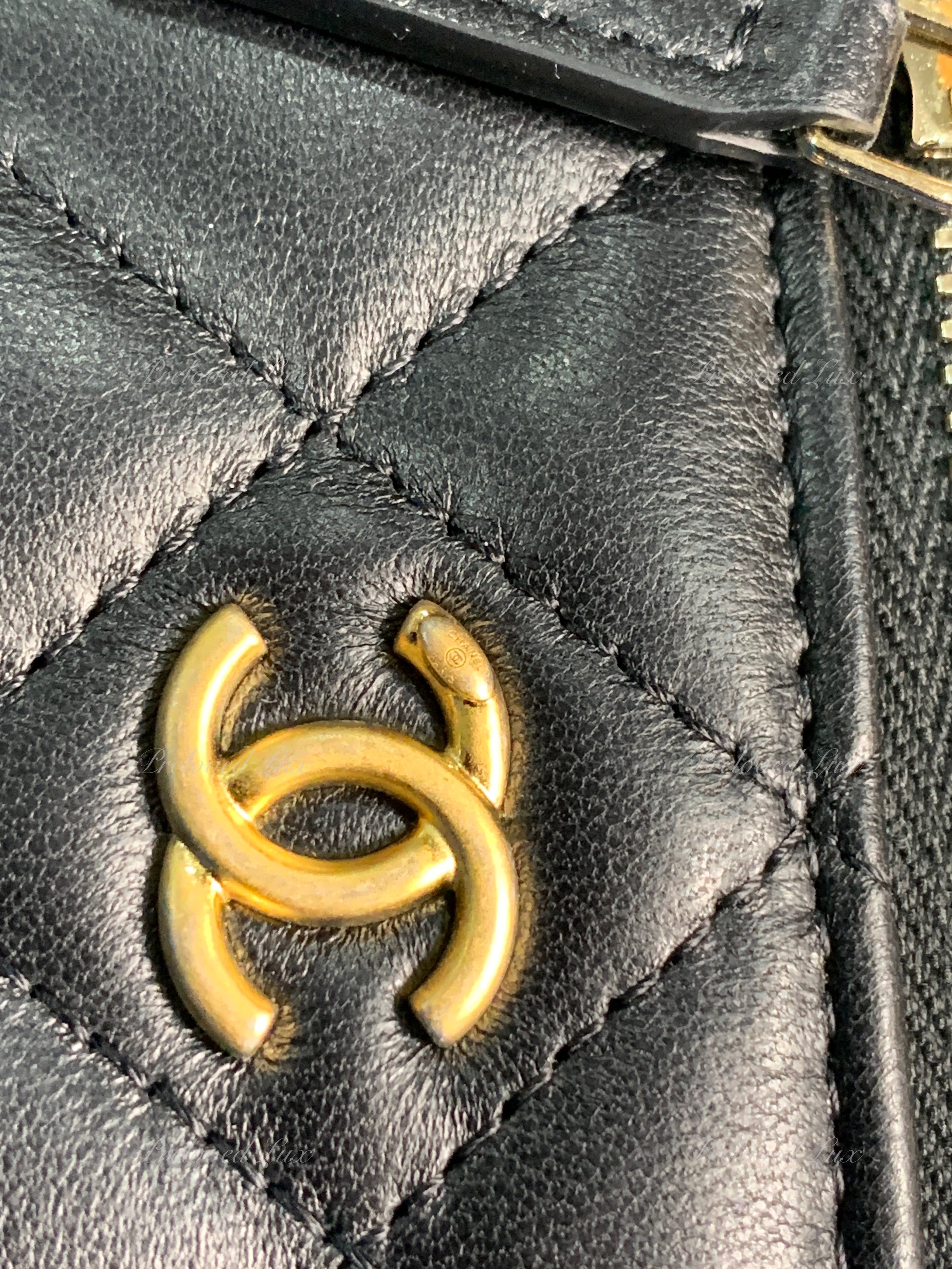 CHANEL Black Lambskin Pearl Crush Mini Vanity Case Chain Bag Gold ...