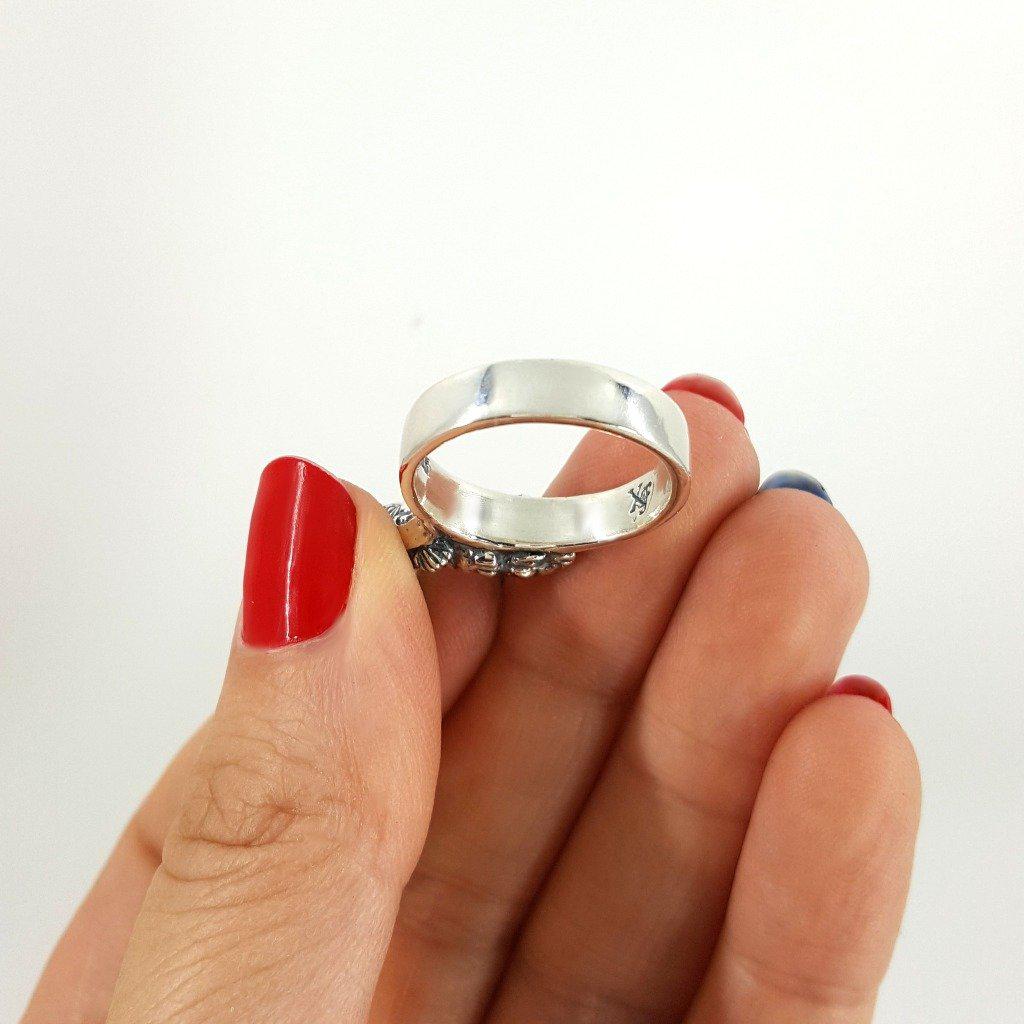 "Ello" Worm Ring