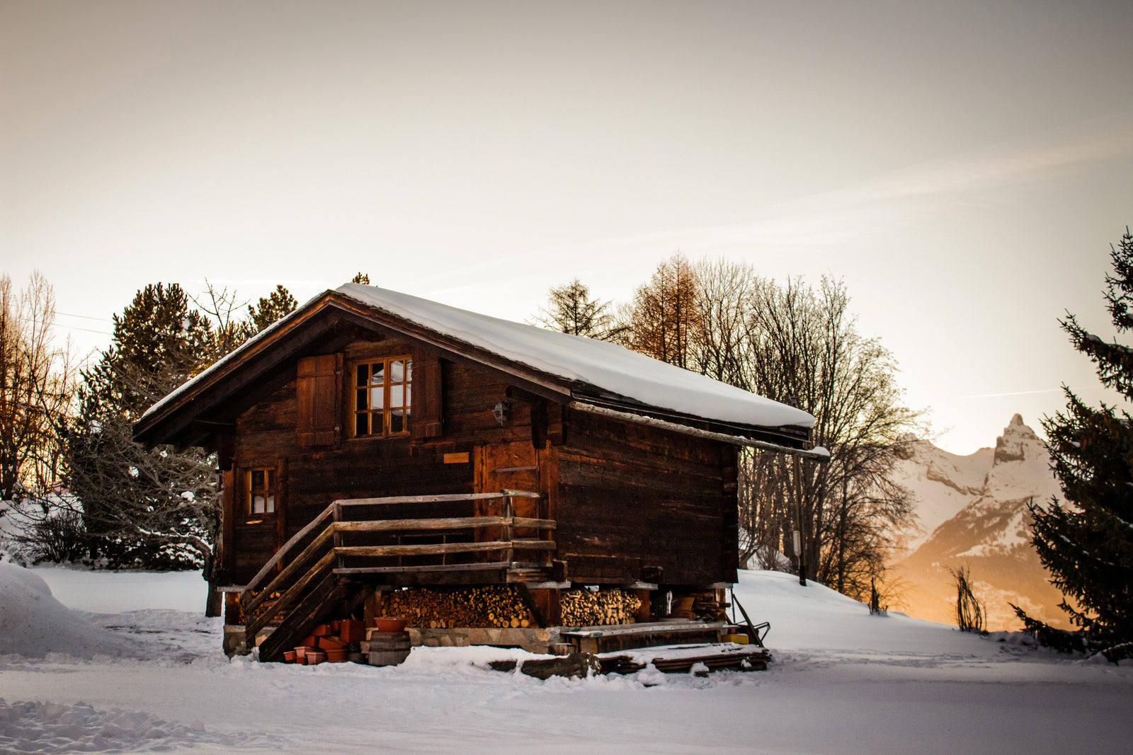 12 Cozy Cabin Getaways for a Winter Staycation | Briggs & Riley