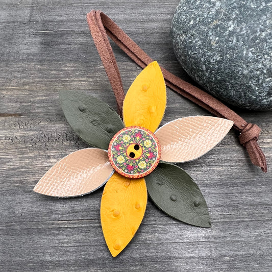 Leather Flower Purse Charms - Deluxe Flower in Fall Orange and Brown –  lindsaystreemdesigns