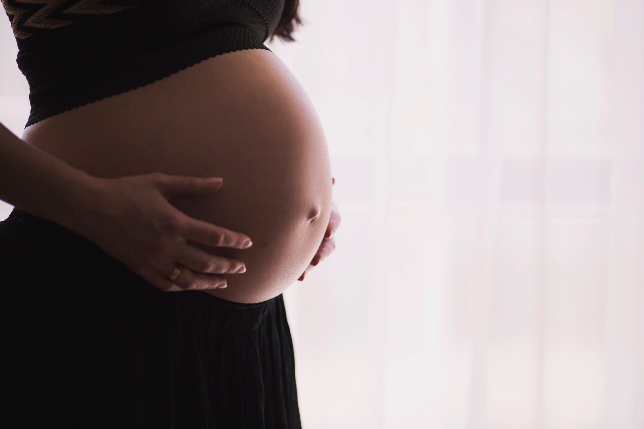 Come vestirsi in gravidanza, donna incinta