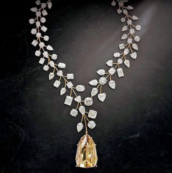 L'Incomparable Diamond Necklace