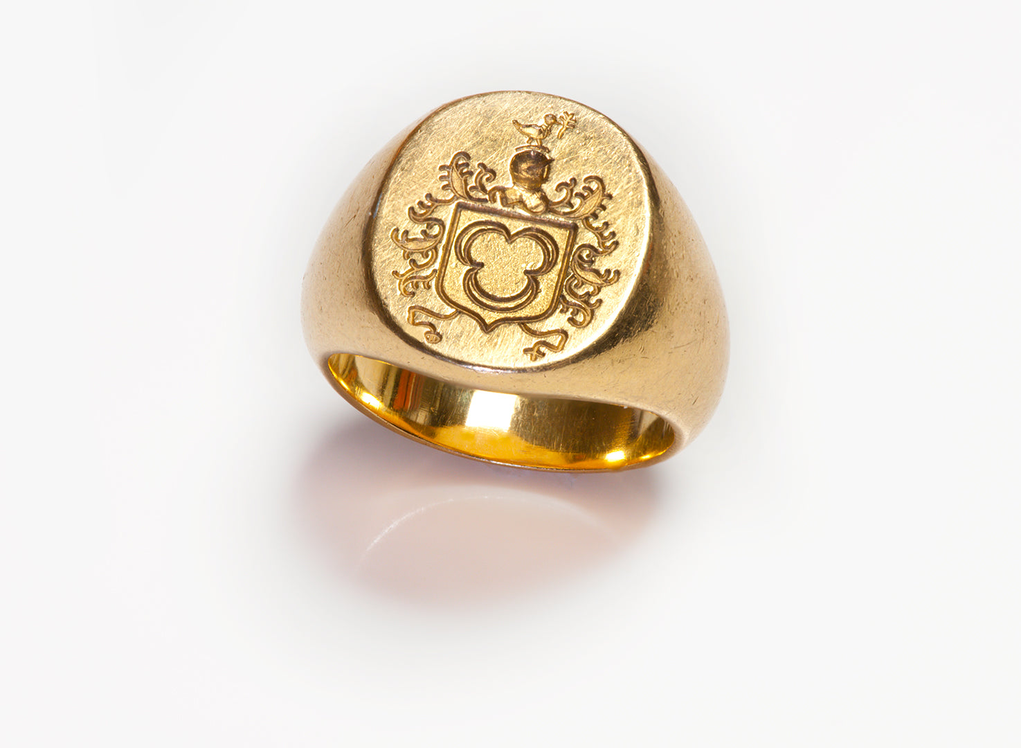 antique-19k-yellow-gold-crest-mens-ring