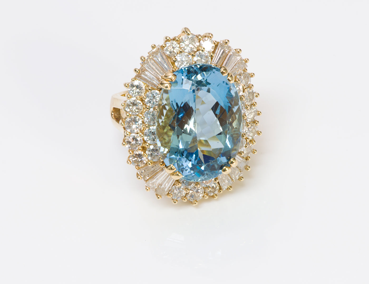 Aquamarine diamond ring gold
