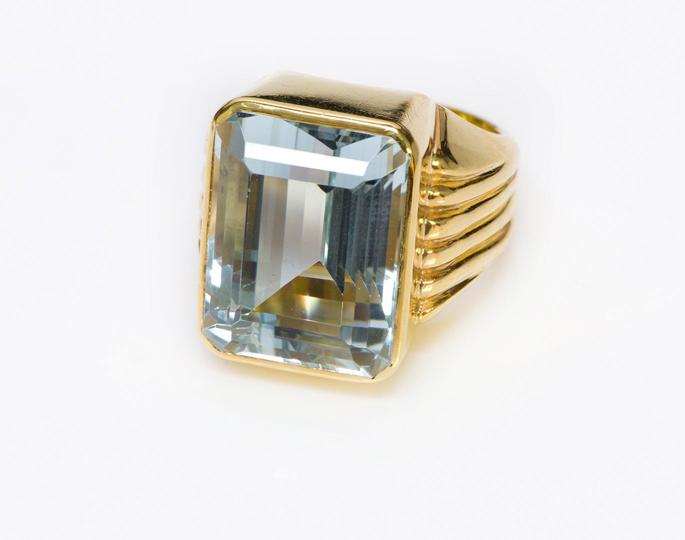 aquamarine-gold-ribbed-ring