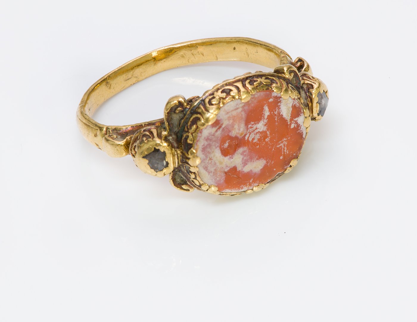 ancient-agate-intaglio-gold-diamond-ring