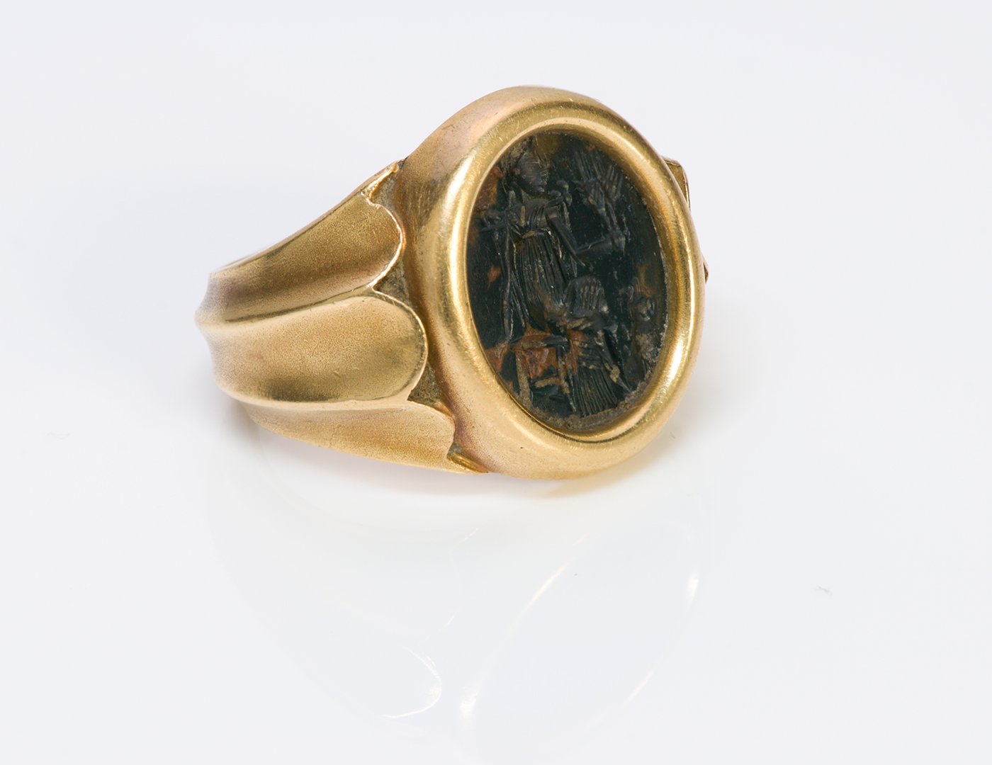 ancient-intaglio-antique-gold-mens-ring