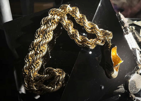 American Museum of Natural History hosts a special “Hip-Hop Jewelry” Exhibition