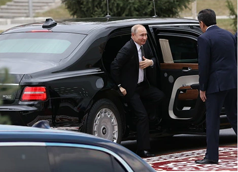 Putin's $1 million-plus Armored Car Protect Him From Chemical Attacks