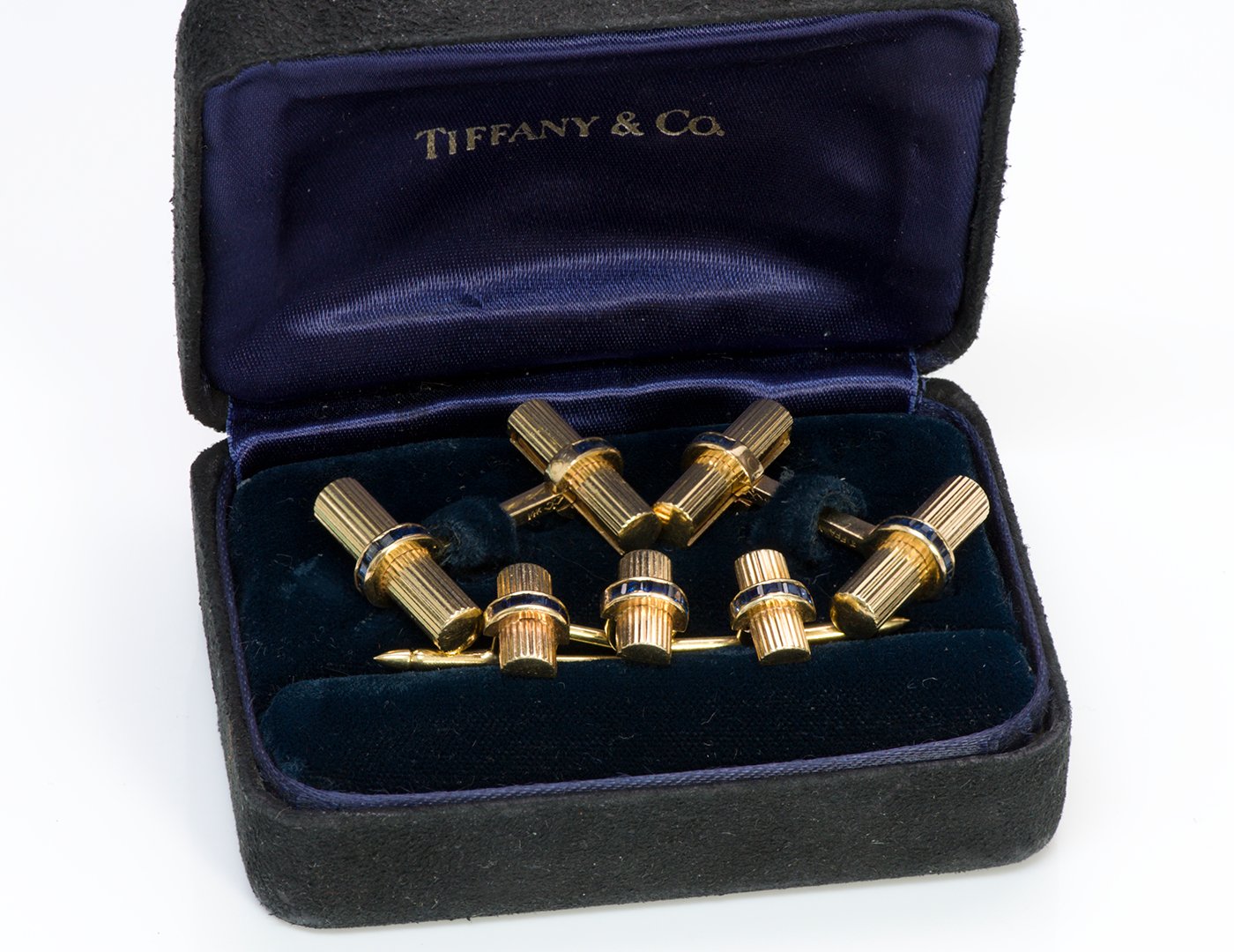 https://dsfantiquejewelry.com/products/tiffany-co-sapphire-gold-baton-bar-cufflinks-stud-set