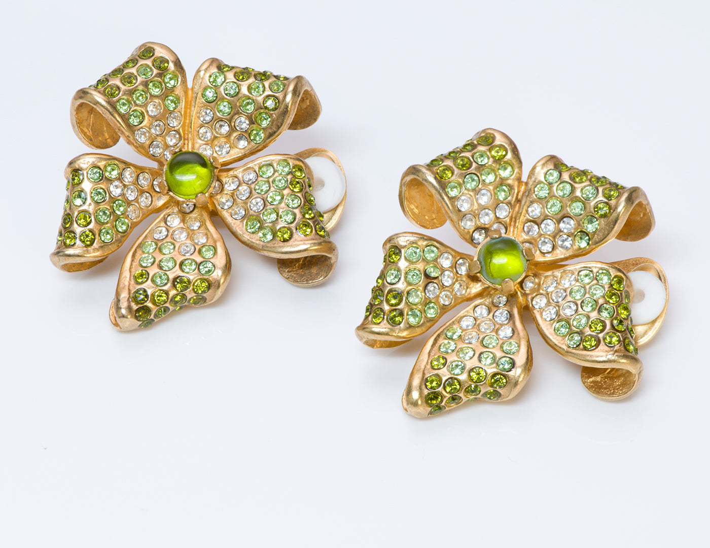 vintage-valentino-garavani-green-crystal-flower-earrings