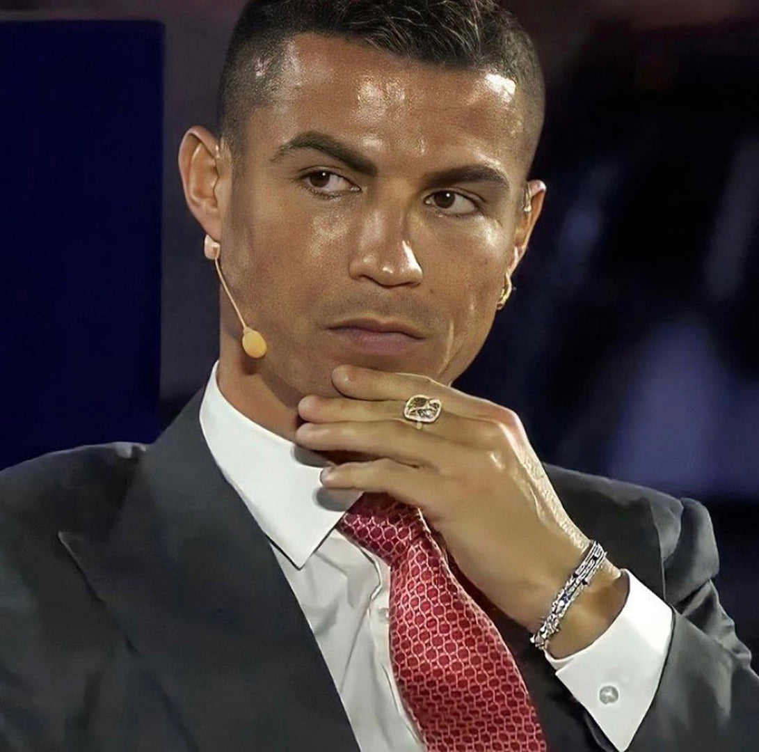 Ronaldo Likes Wearing a Women's Diamond Engagement Ring 
