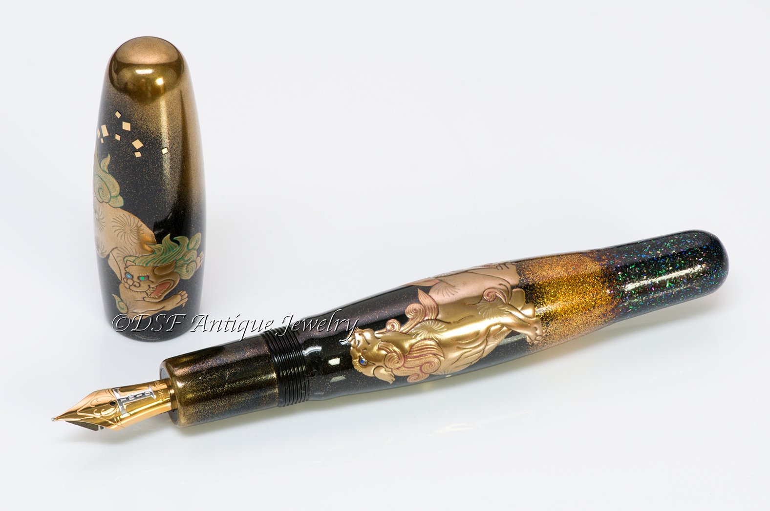 Danitrio Lion SHISHI Maki-e Hyotan Lacquer Fountain Pen