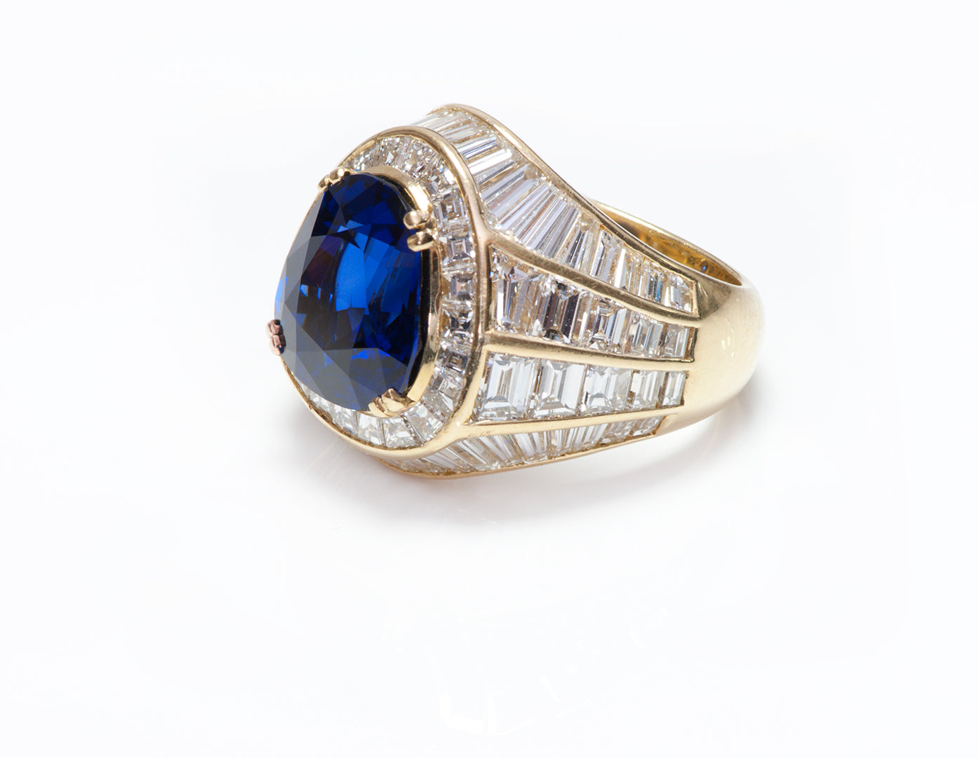 vintage-18k-yellow-gold-sapphire-baguette-diamond-ring