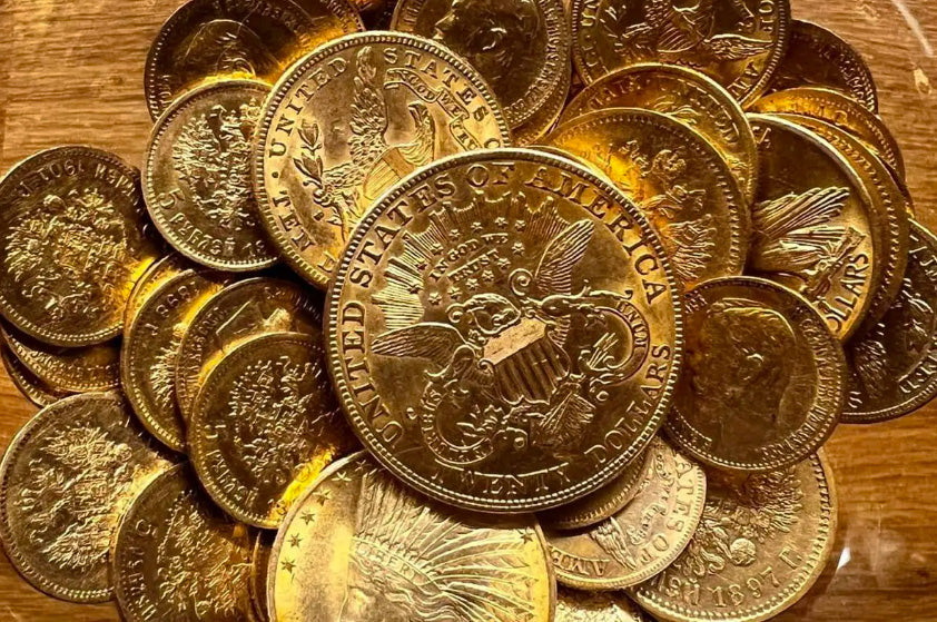 Rare Discovery: Treasure Hidden During WW2. American Gold Coin