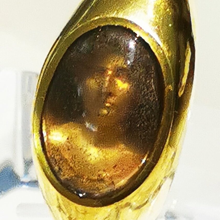 Spectacular: A 1900-Year-Old Gold Ring Contains a Holographic Image