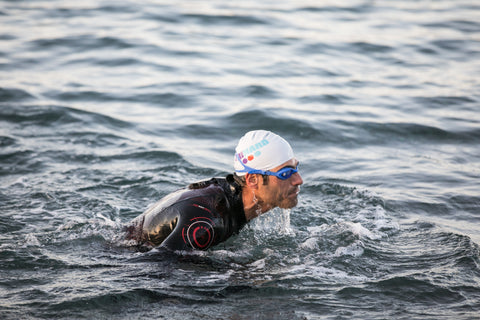 Trihard-Triathlet nach dem Schwimmen