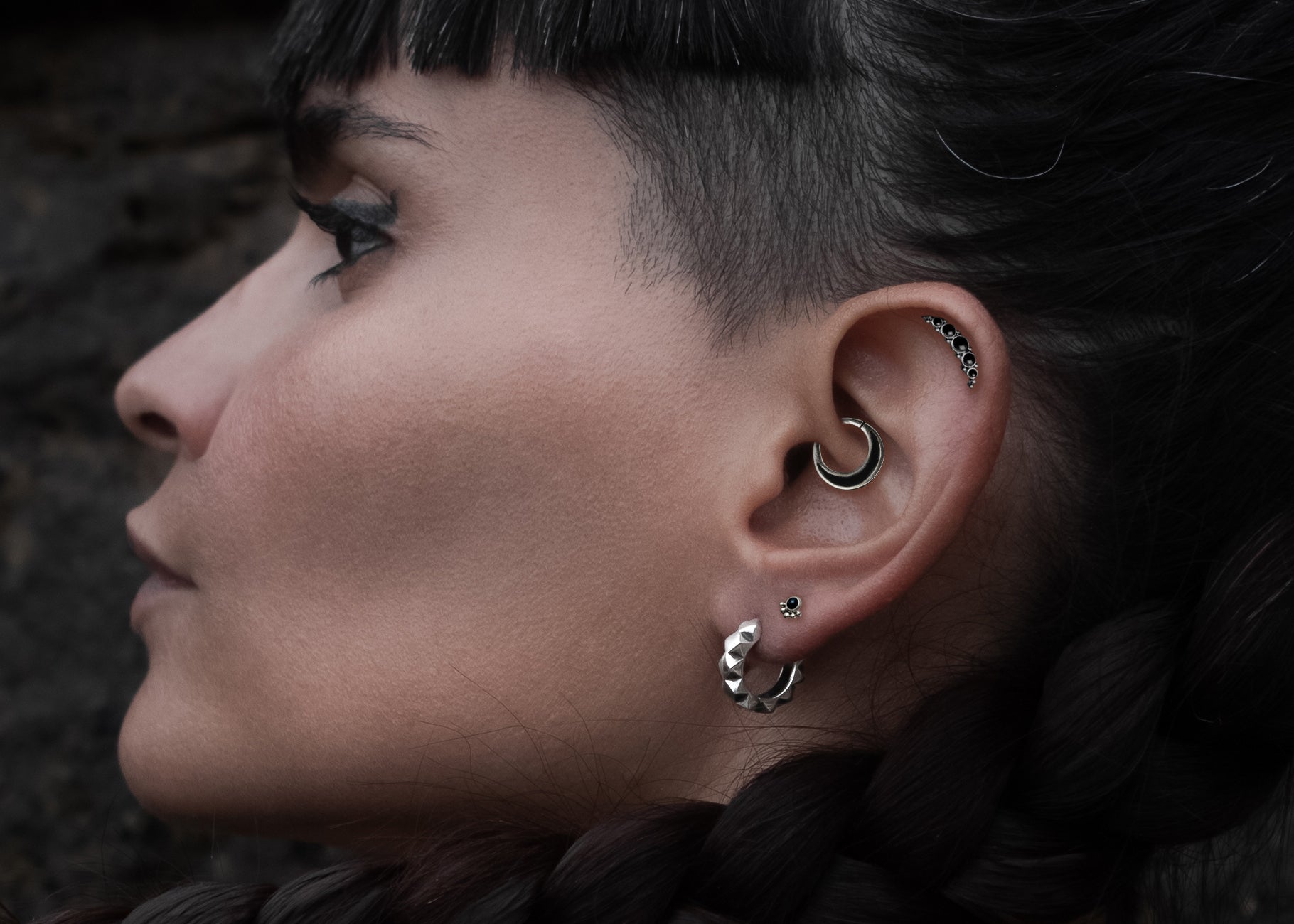 Layla Labret with Onyx full_ear curation model a.jpg__PID:664adadf-cdee-4012-8a4d-07d8f396911a