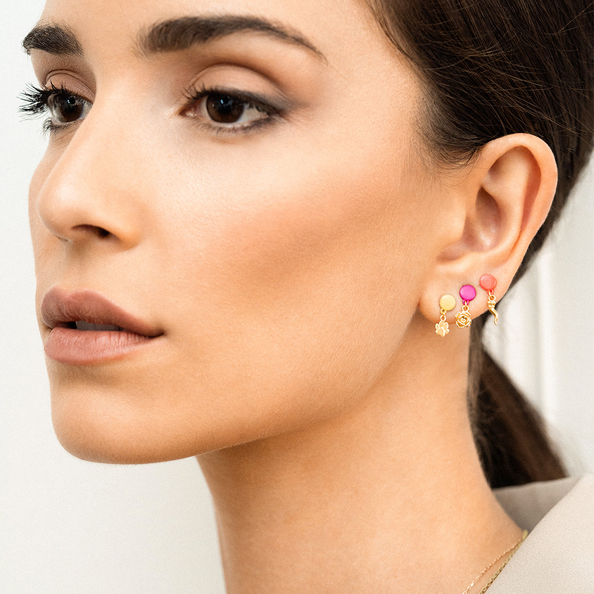 Earrings - Single earring with Rose and painted button - ORO18KT - 3 | Rue des Mille
