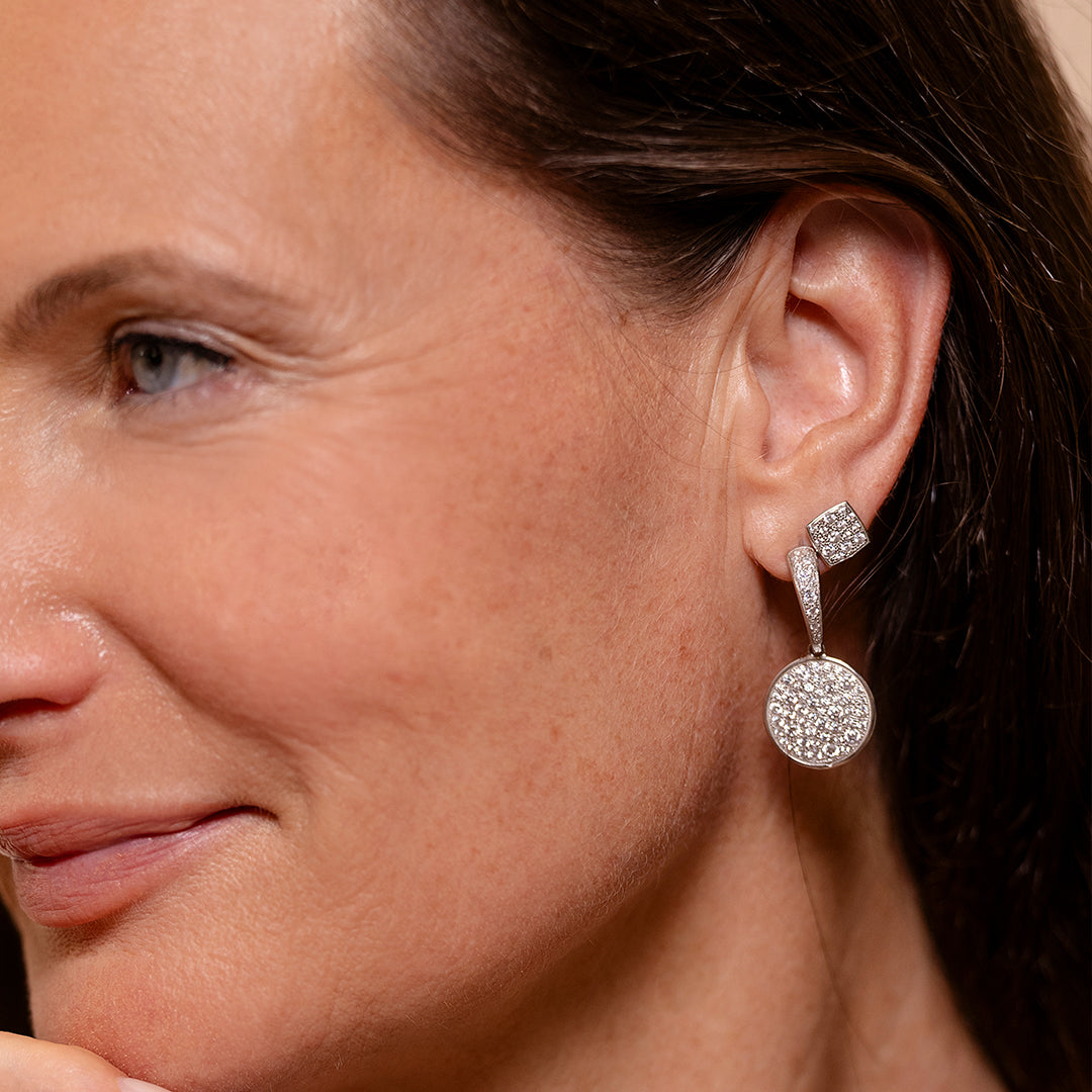 Earrings - Small squared pavè lobe earrings - STARDUST TEN - 3 | Rue des Mille