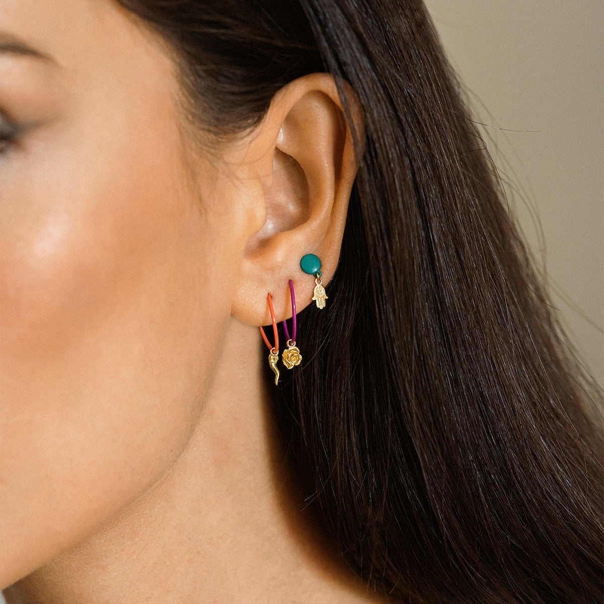 Single earring with Lucky horn and painted hoop - ORO18KT