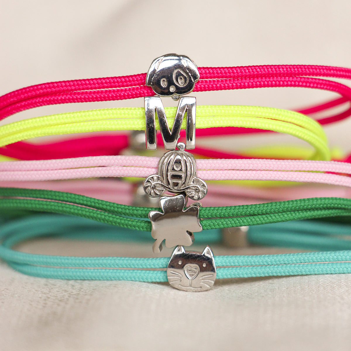 Bracelets - Carousel double thread dog - 10 | Rue des Mille