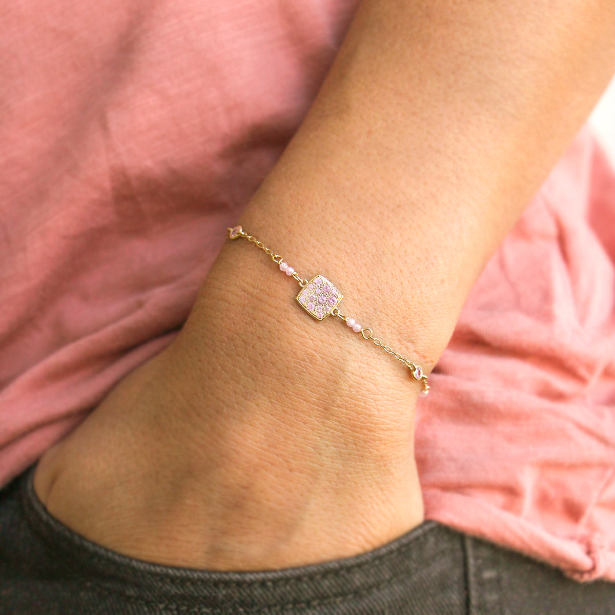 Pulseras - Pulsera de cadena con bisel en pavé rosa cuadrado - STARDUST TEN - 2 | Rue des Mille