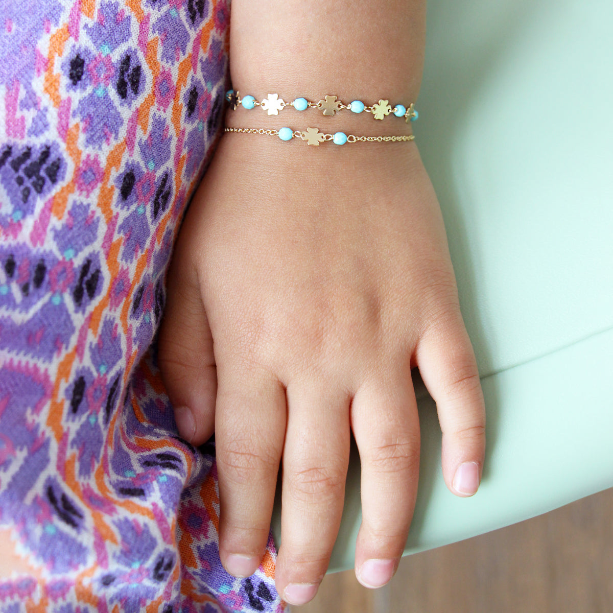 Bracelets - Chained bracelet Four-leaf clovers Stones Turquoise Child - Io&Ro - 2 | Rue des Mille