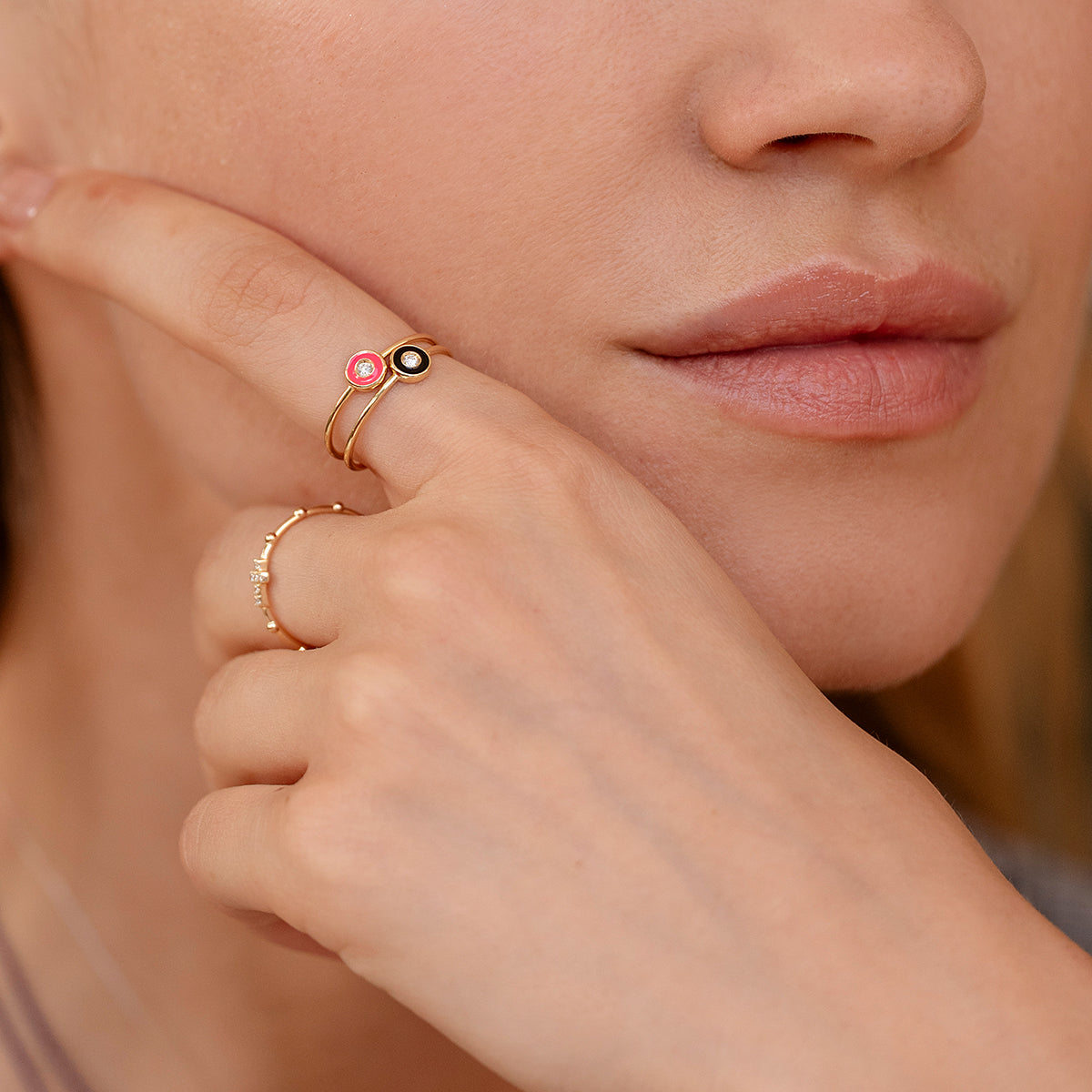 Rings - Diamond DOT ring fuchsia fluo and Lab Grown Diamond - ORO18KT - 2 | Rue des Mille