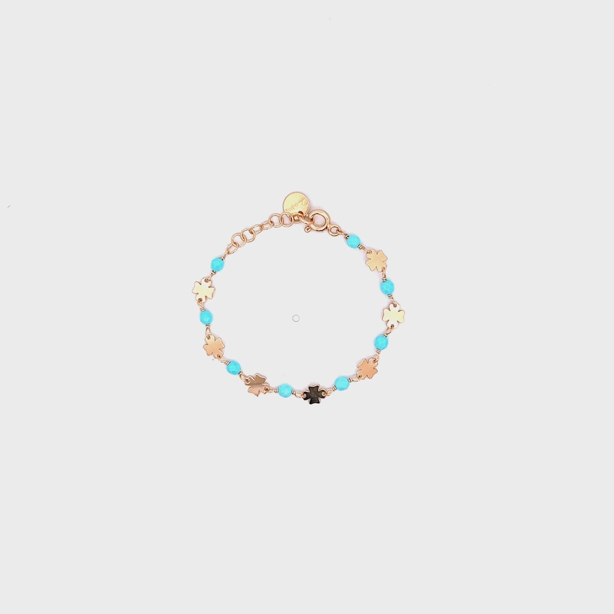 Bracelets - Chained bracelet Four-leaf clovers Stones Turquoise Child - Io&Ro - thumbnail - video - 1 | Rue des Mille