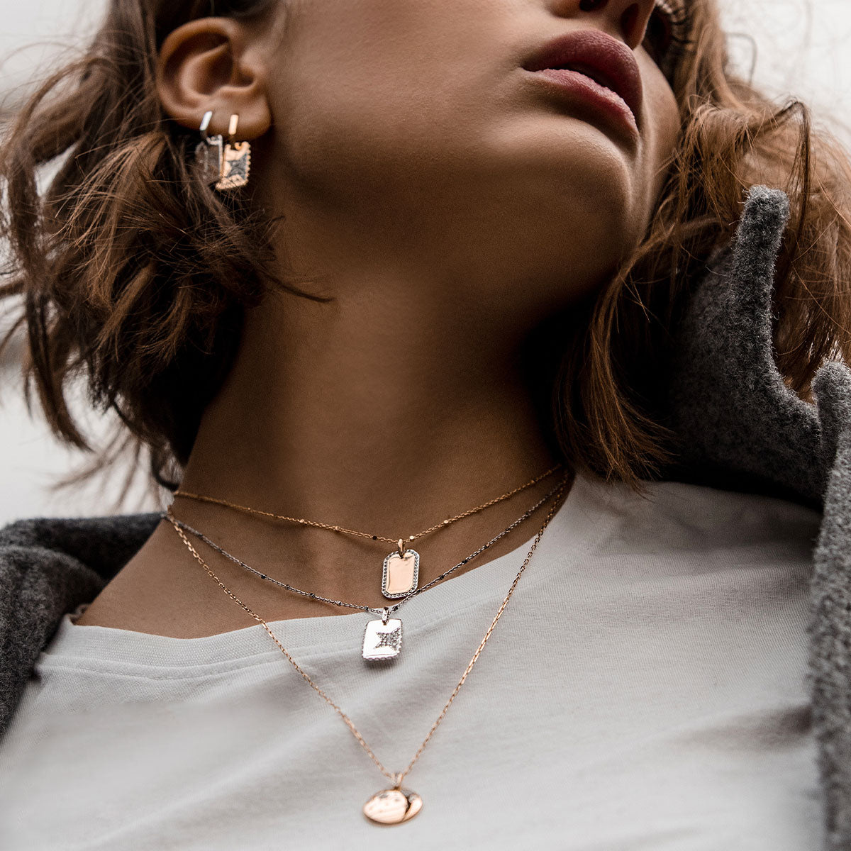 Chocker plain medal - chain and dot