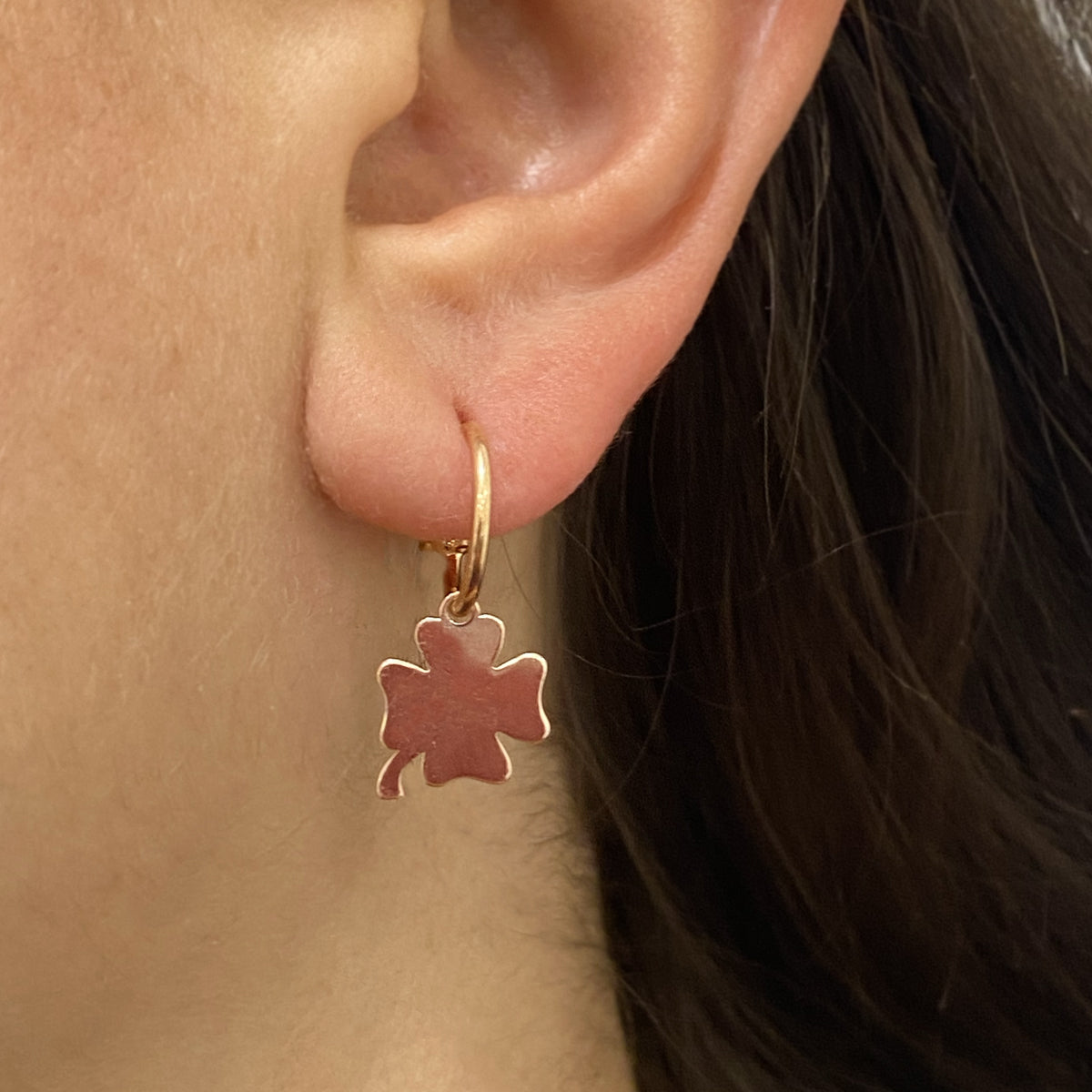 Earrings - Hoop Earrings Micro Pendant - Four-leaf Clove - 5 | Rue des Mille