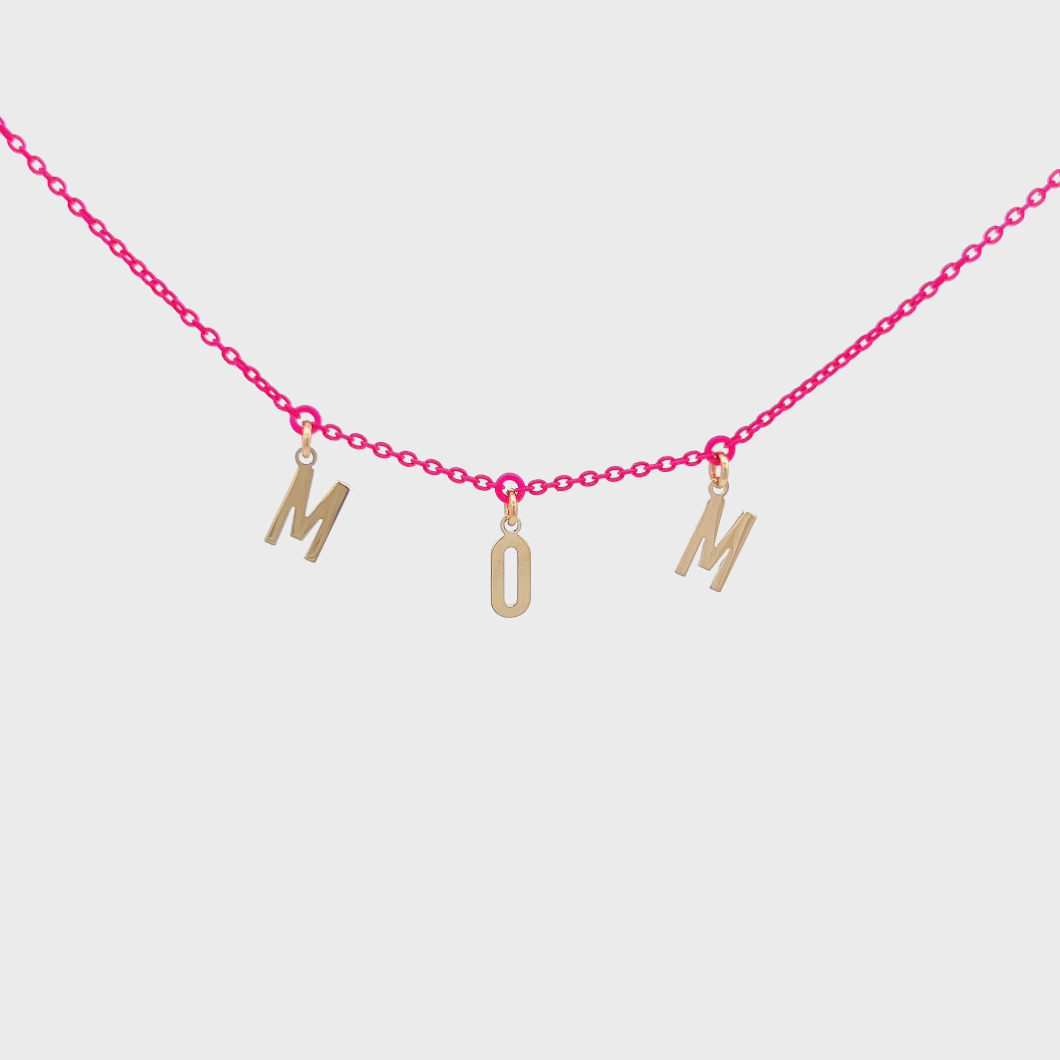 Chokers - Necklace letters MOM Fuchsia fluo – GOLD 18KT - thumbnail - video - 1 | Rue des Mille