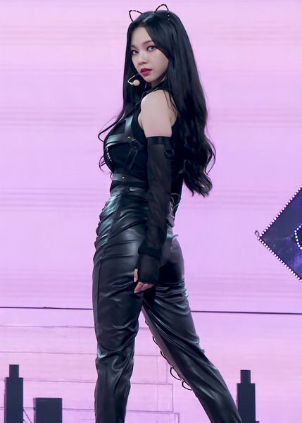 Aespa pleather karina in all black pleather outfit on stage