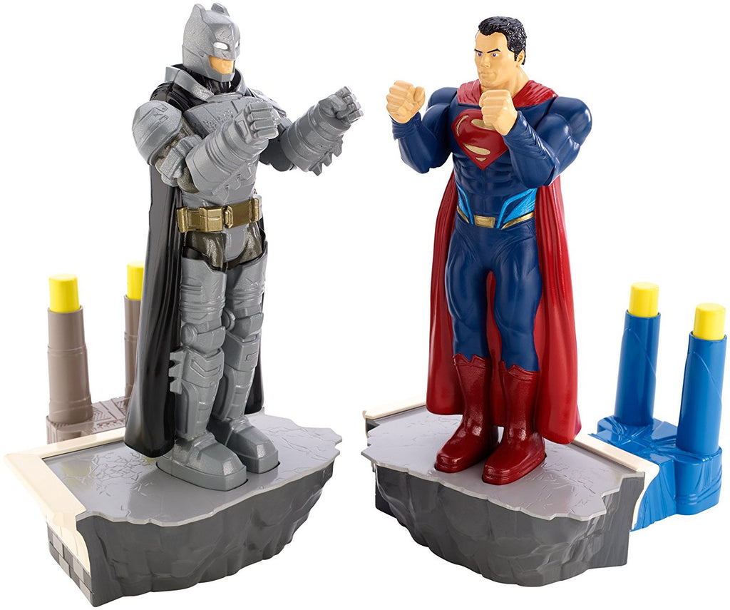 Juegos de Mattel Rock 'Em Sock 'Em Robots: Edición Batman v. Superman - A &  D Products NY Corp. Cool Toy Den