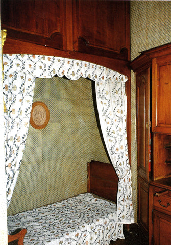 The papers in the Hôtel de Groesbeeck-de Croix, from The Papered Wall, edited by Lesley Hoskins.
