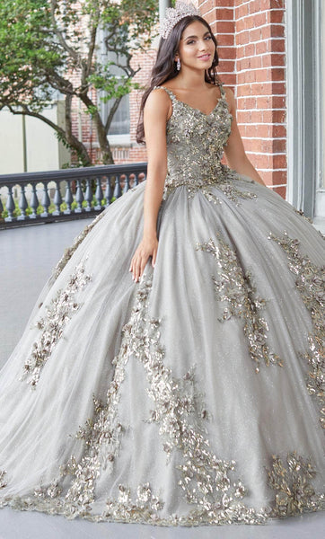 Tall V-neck Natural Waistline Floral Print Sequined Glittering Applique Lace-Up Fitted Sleeveless Ball Gown Quinceanera Dress with a Court Train