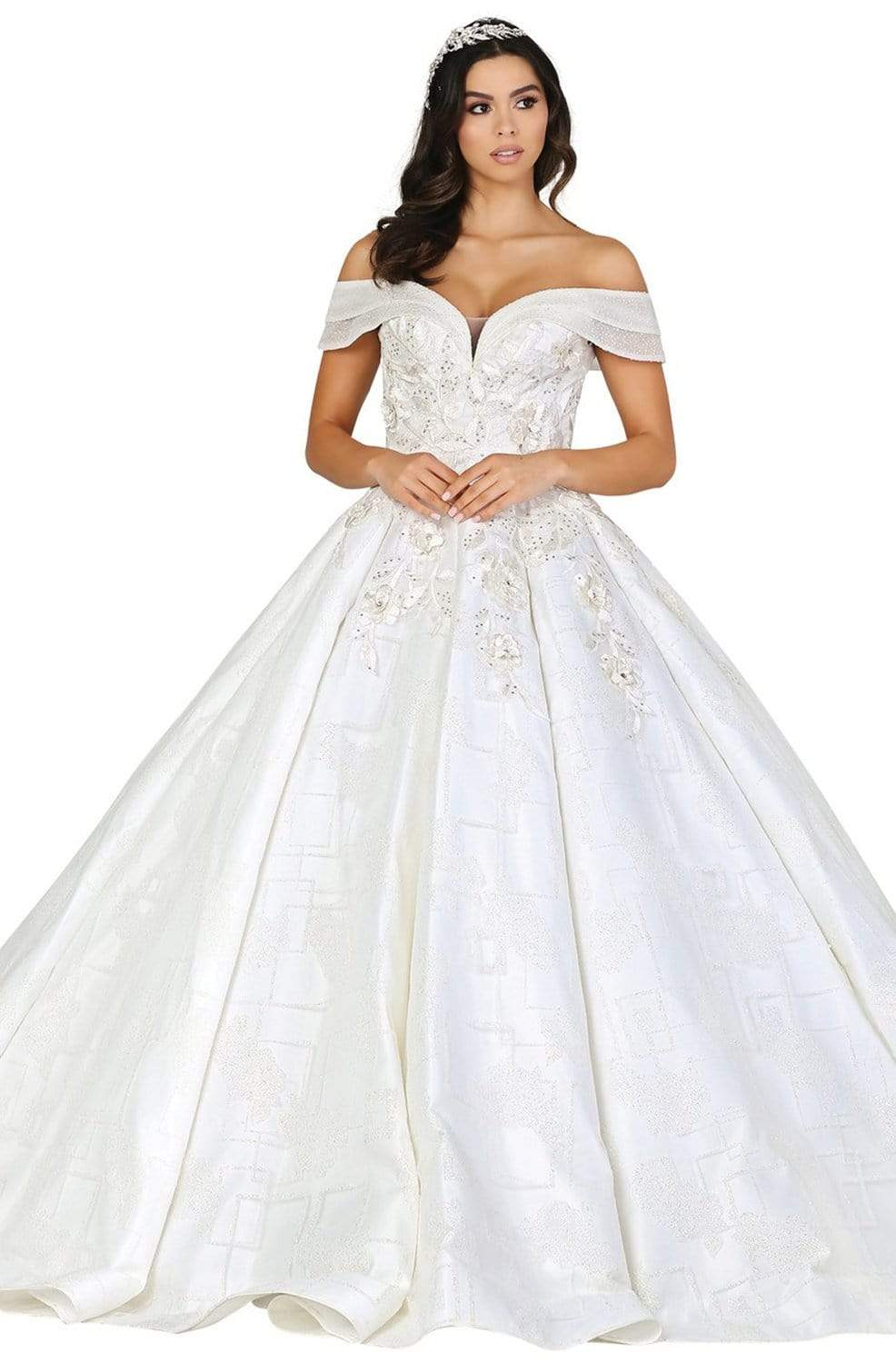 Dancing Queen - 153 Embellished Off-Shoulder Ballgown With Train
