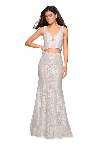 V-neck Lace Fit-and-Flare Mermaid Sleeveless Back Zipper Fitted Mesh Cutout Floral Print Natural Waistline Prom Dress with a Brush/Sweep Train