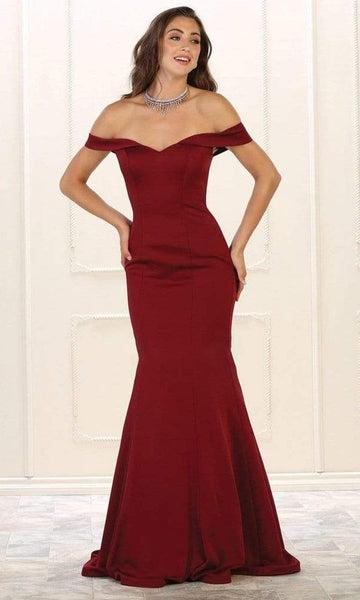 Off the Shoulder Natural Waistline Vintage Fitted Mermaid Evening Dress with a Brush/Sweep Train